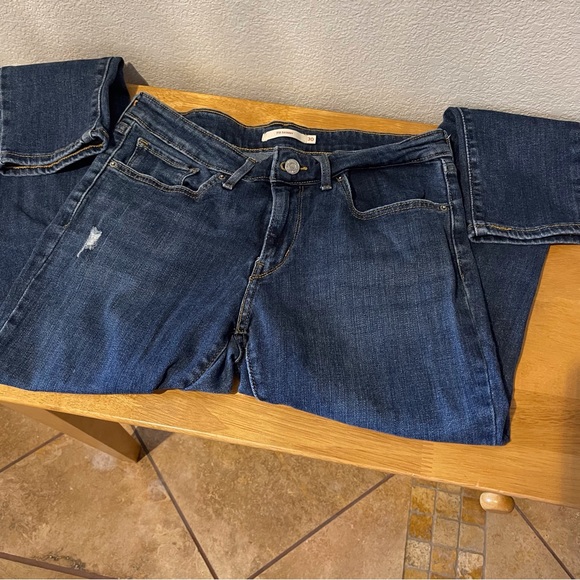 Women’s Levi’s 711 Skinny distressed jeans - Picture 2 of 10